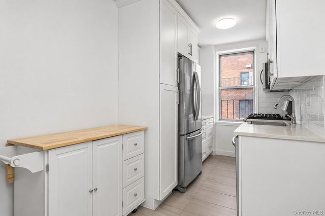 67-30 Clyde Street 7T, Forest Hills, NY 11375
