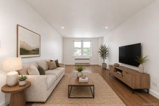 67-30 Clyde Street 7T, Forest Hills, NY 11375