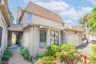 21 Carriage Pl, Edison Twp., NJ 08820