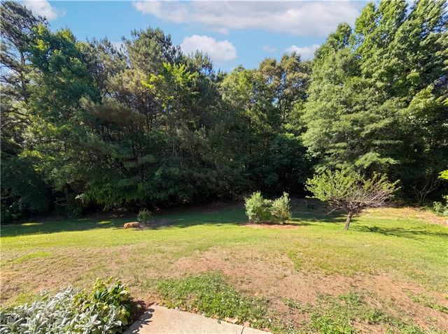 202 Bluff Court, Jackson, GA 30233