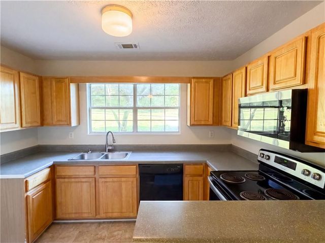 202 Bluff Court, Jackson, GA 30233