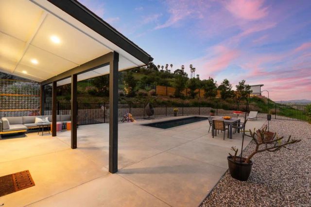 6937 KELLYN Lane, Vista, CA 92084