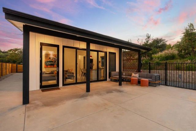 6937 KELLYN Lane, Vista, CA 92084