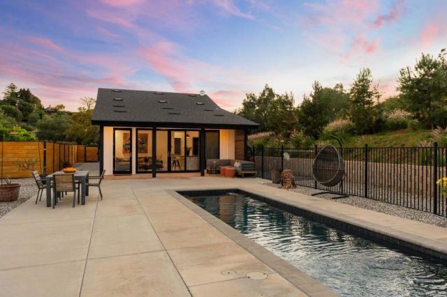 6937 KELLYN Lane, Vista, CA 92084