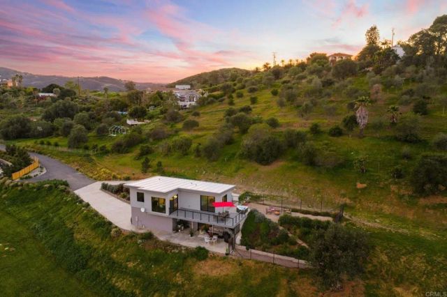 6937 KELLYN Lane, Vista, CA 92084