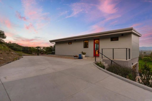 6937 KELLYN Lane, Vista, CA 92084