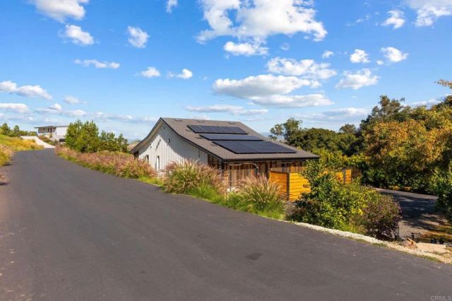 6937 KELLYN Lane, Vista, CA 92084