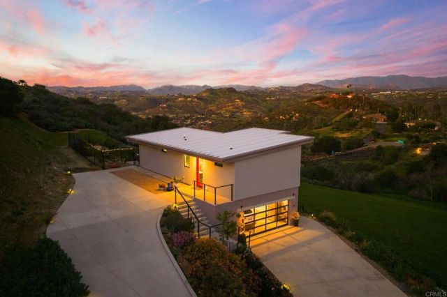 6937 KELLYN Lane, Vista, CA 92084