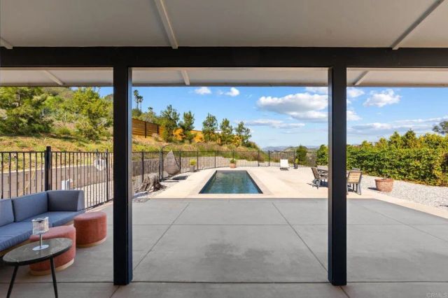 6937 KELLYN Lane, Vista, CA 92084