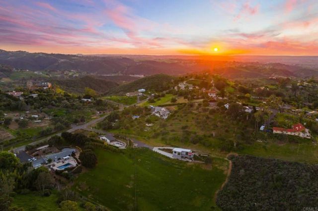 6937 KELLYN Lane, Vista, CA 92084