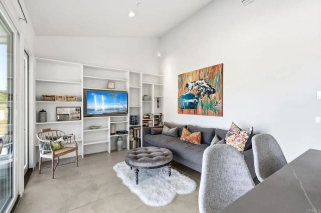 6937 KELLYN Lane, Vista, CA 92084