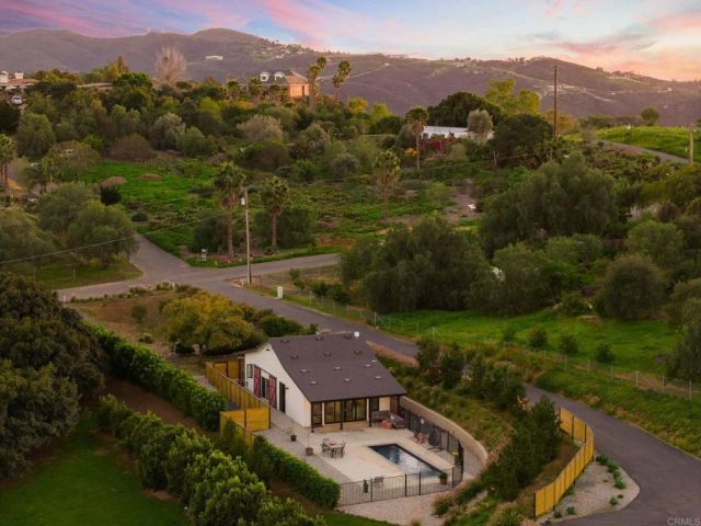 6937 KELLYN Lane, Vista, CA 92084