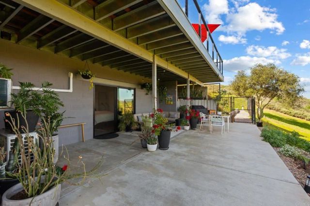 6937 KELLYN Lane, Vista, CA 92084