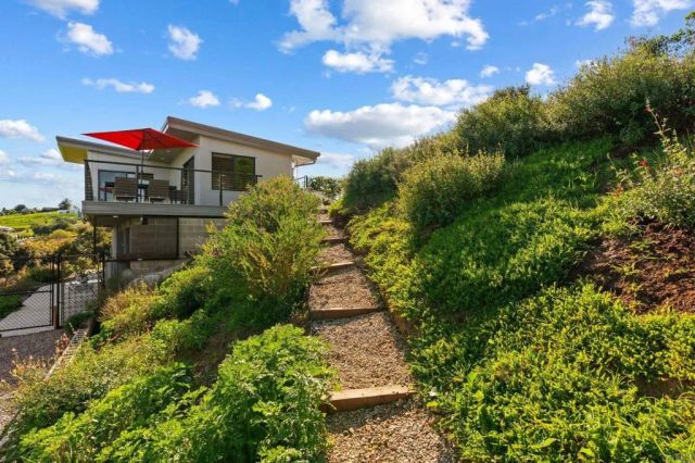 6937 KELLYN Lane, Vista, CA 92084