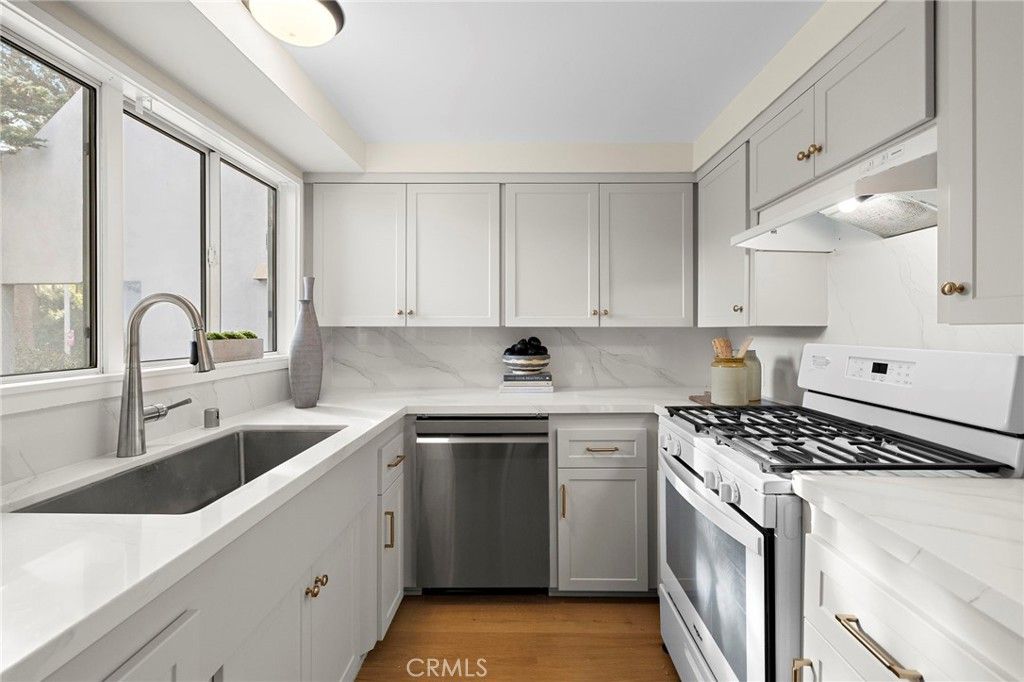 Image 14 of property listing at 2110 Ocean Way, Laguna Beach, CA 92651