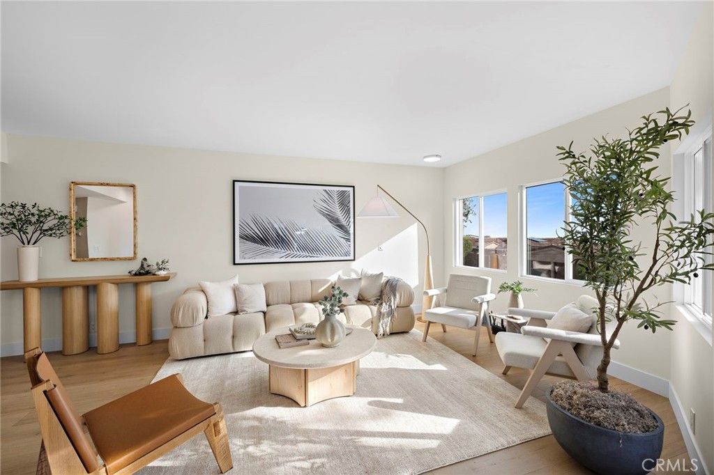 Image 9 of property listing at 2110 Ocean Way, Laguna Beach, CA 92651