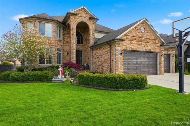 19330 Middle Branch Drive, Macomb, MI 48044