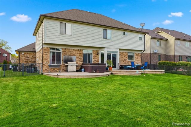 19330 Middle Branch Drive, Macomb, MI 48044