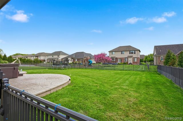 19330 Middle Branch Drive, Macomb, MI 48044