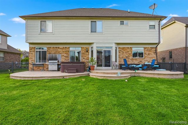 19330 Middle Branch Drive, Macomb, MI 48044