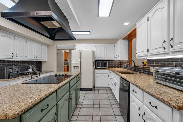 1116 Windsong Ln., Longview, TX 75604