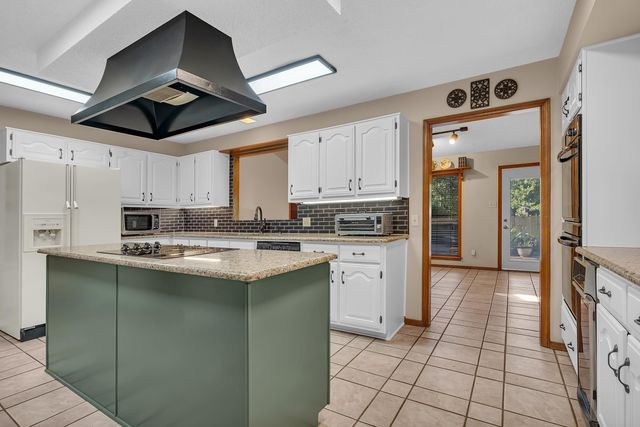1116 Windsong Ln., Longview, TX 75604