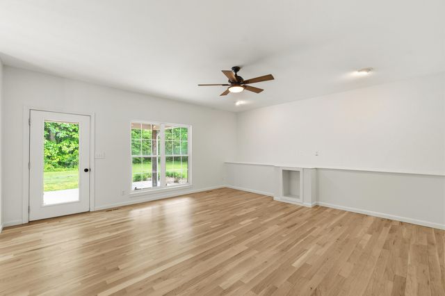 1926 Duke Court, Burlington, KY 41005