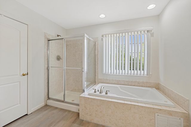 1926 Duke Court, Burlington, KY 41005