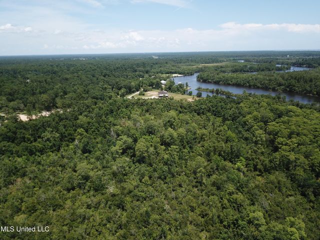113 Acres Moragas Lane, Kiln, MS 39556