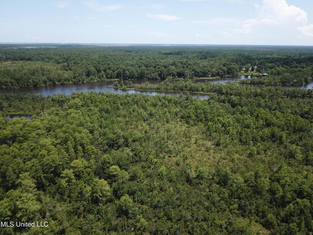 113 Acres Moragas Lane, Kiln, MS 39556