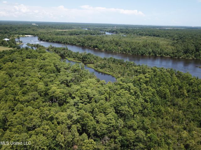 113 Acres Moragas Lane, Kiln, MS 39556