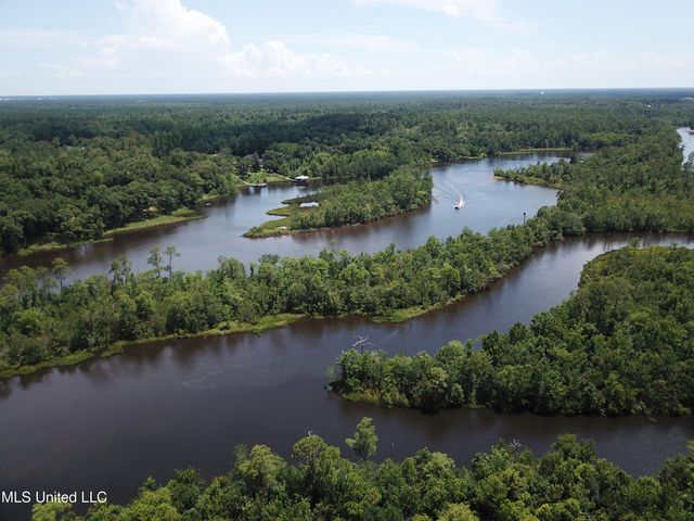 113 Acres Moragas Lane, Kiln, MS 39556