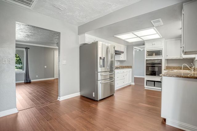 857 Los Altos Avenue, Clovis, CA 93612