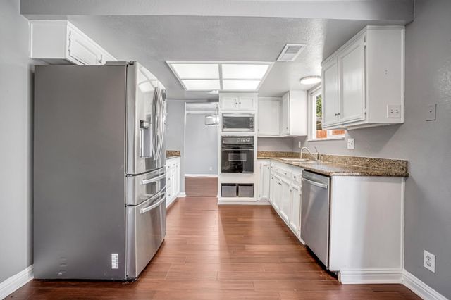 857 Los Altos Avenue, Clovis, CA 93612