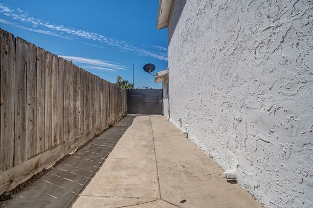 857 Los Altos Avenue, Clovis, CA 93612