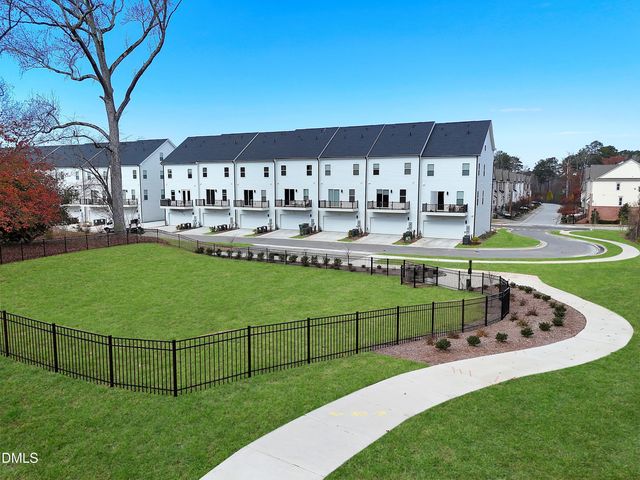 615 Hedrick Ridge Road Road 105, Cary, NC 27519