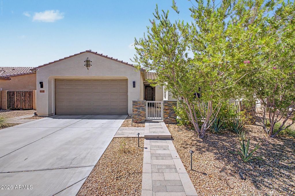 9020 S 41ST Glen, Laveen, AZ 85339
