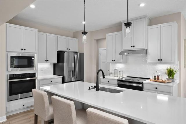 5829 Sherman CT, Virginia Beach, VA 23464