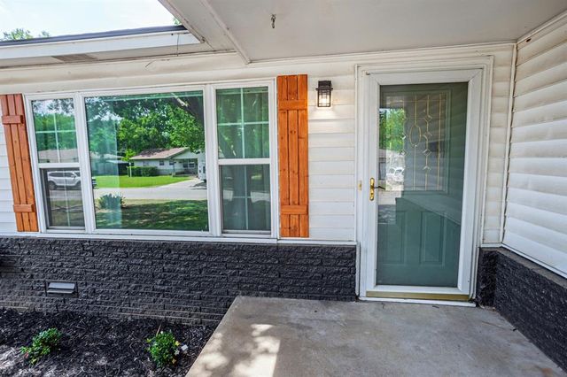 806 Myrtle Drive, Tecumseh, OK 74873