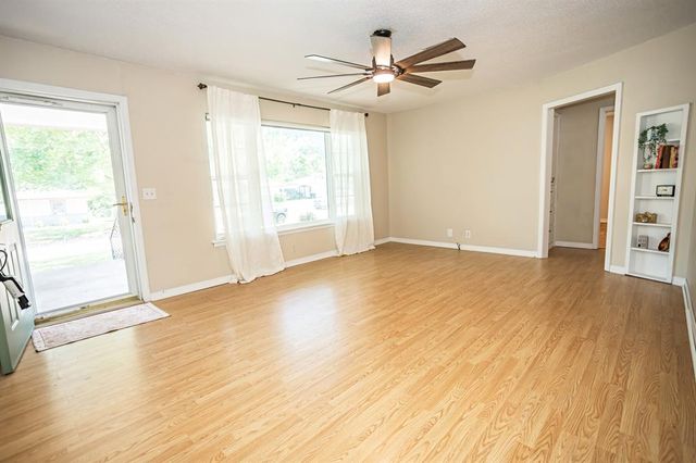 806 Myrtle Drive, Tecumseh, OK 74873