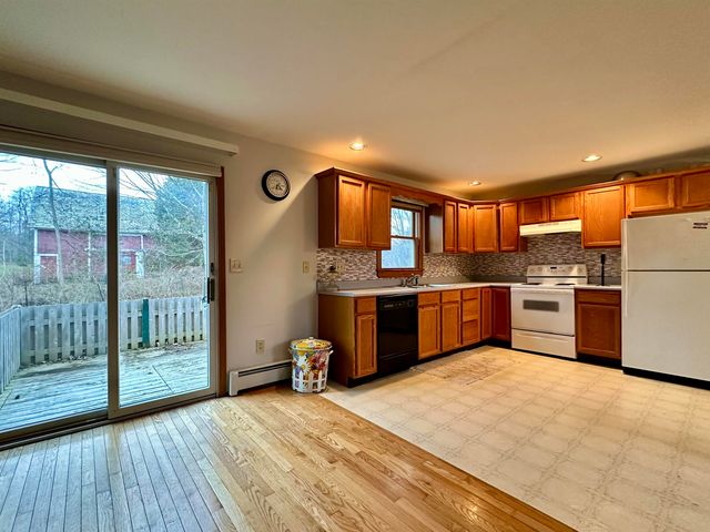 52 Hull Avenue, Wallingford, VT 05773