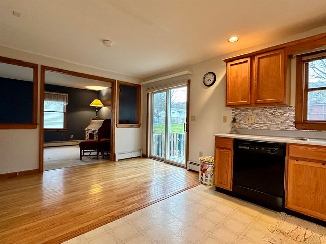 52 Hull Avenue, Wallingford, VT 05773