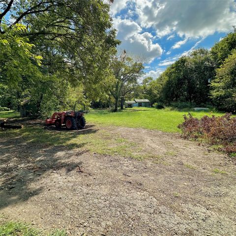 1662 County Road 5035, Leonard, TX 75452