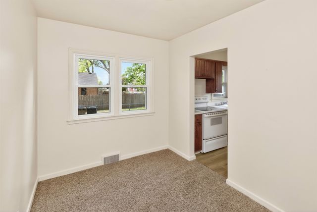 1832 Vine Street, West Des Moines, IA 50265