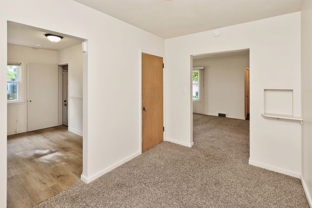 1832 Vine Street, West Des Moines, IA 50265