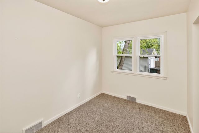 1832 Vine Street, West Des Moines, IA 50265