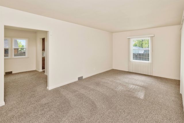 1832 Vine Street, West Des Moines, IA 50265