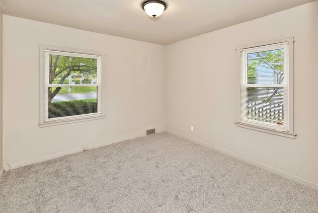 1832 Vine Street, West Des Moines, IA 50265