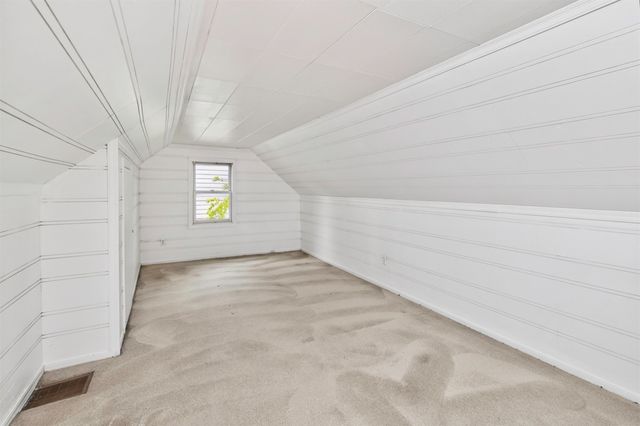 1832 Vine Street, West Des Moines, IA 50265