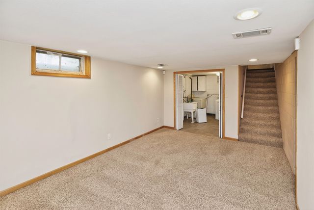 1832 Vine Street, West Des Moines, IA 50265